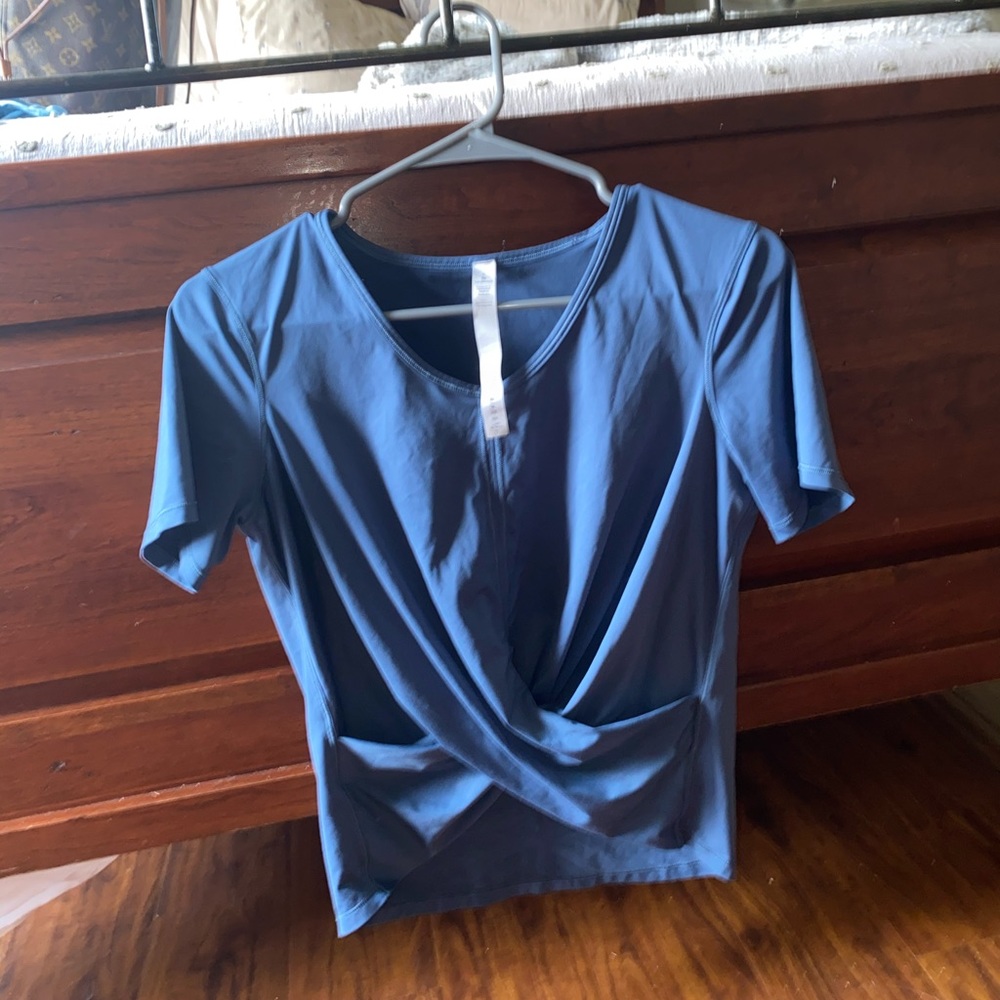 COPY - Lululemon shirt size 4 not much wear